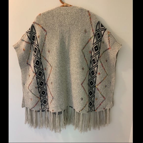Love By Design poncho - Picture 4 of 5
